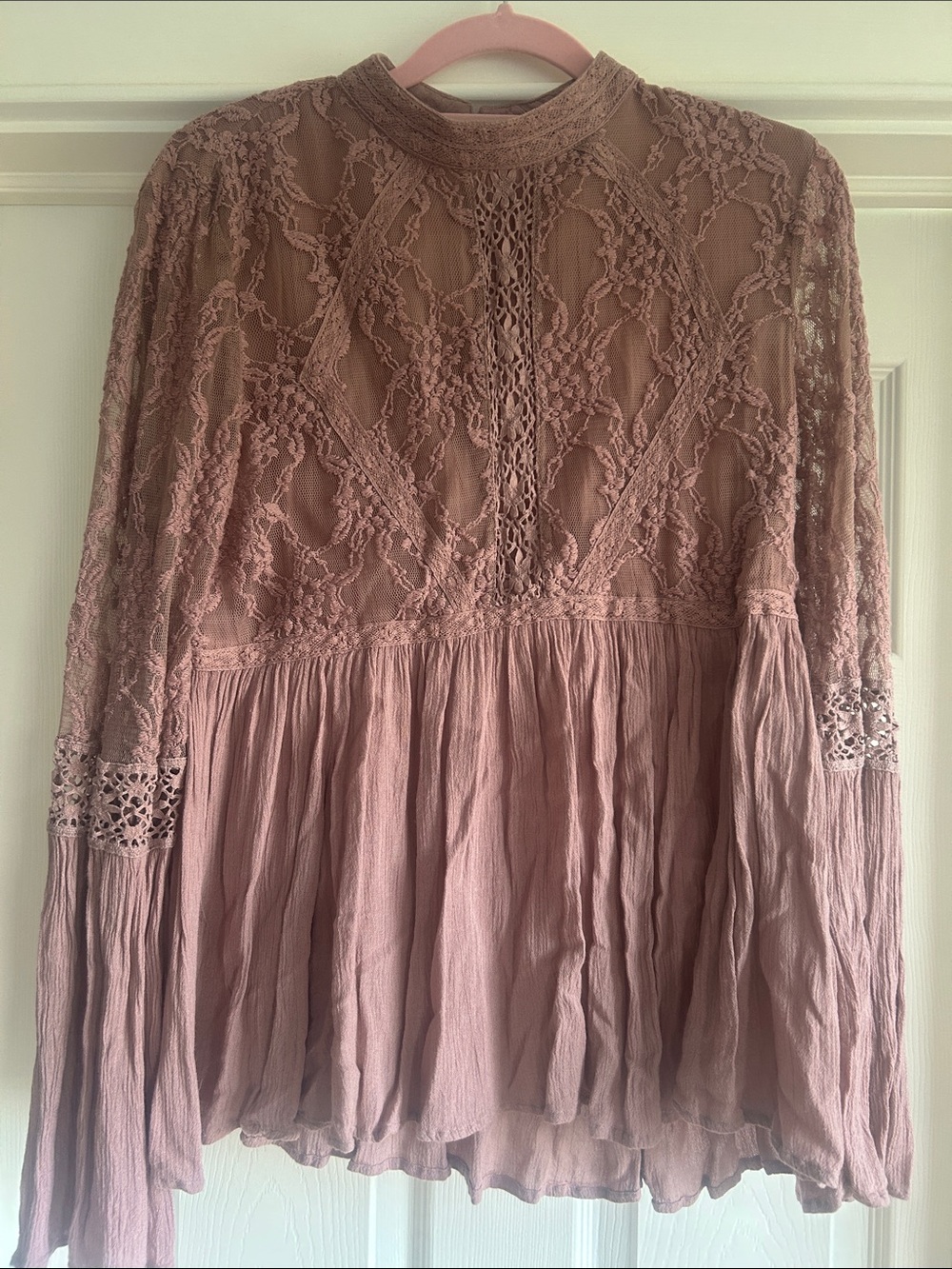 American Eagle Outfitters Mauve Lace Peasant Blouse